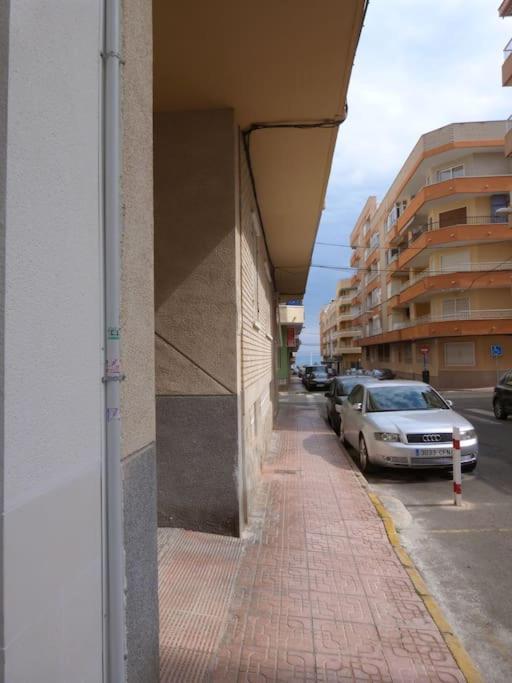 Modern Apartment In Torrevjea 200M From The Loccos Beach Torrevieja Bagian luar foto