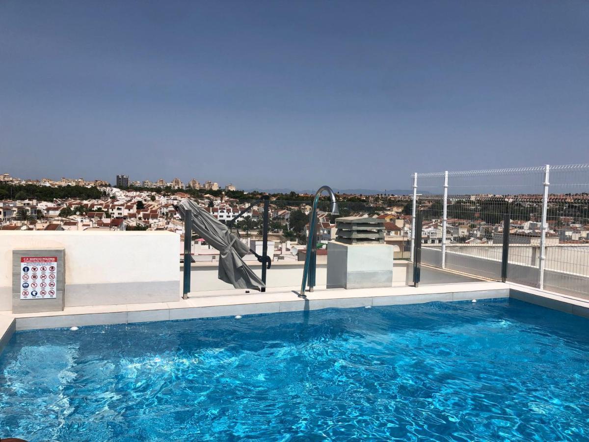 Modern Apartment In Torrevjea 200M From The Loccos Beach Torrevieja Bagian luar foto
