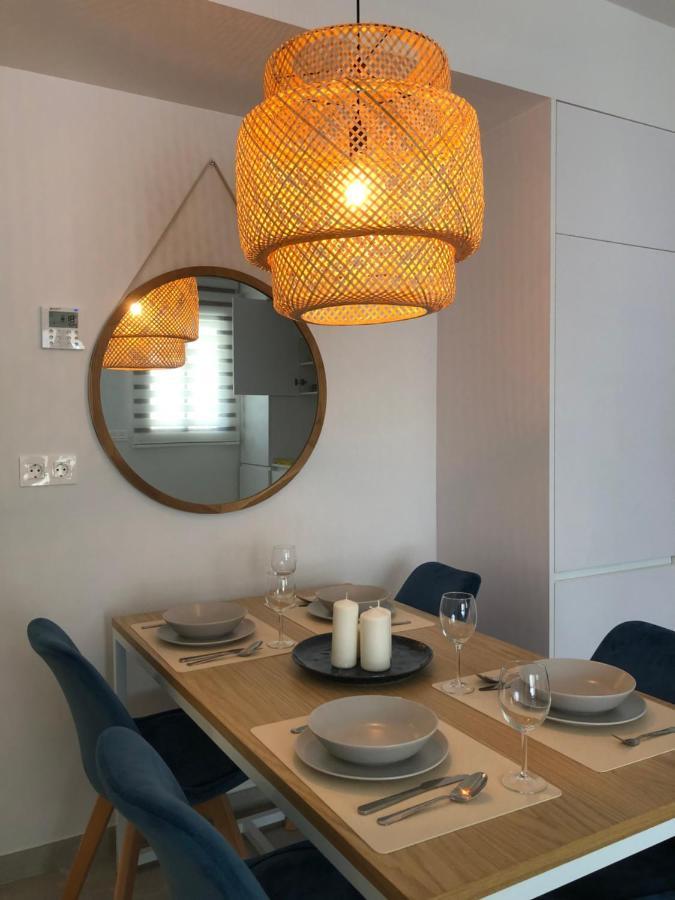 Modern Apartment In Torrevjea 200M From The Loccos Beach Torrevieja Bagian luar foto